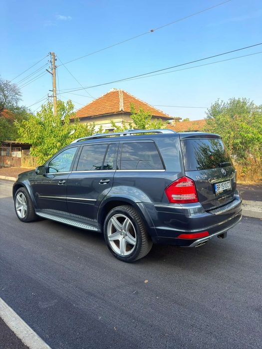 Продавам Mercedes GL550