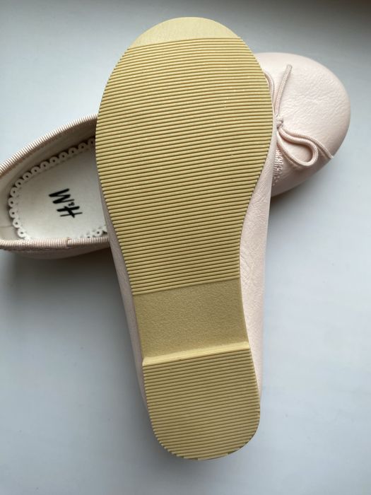 Продам балетки детские новые