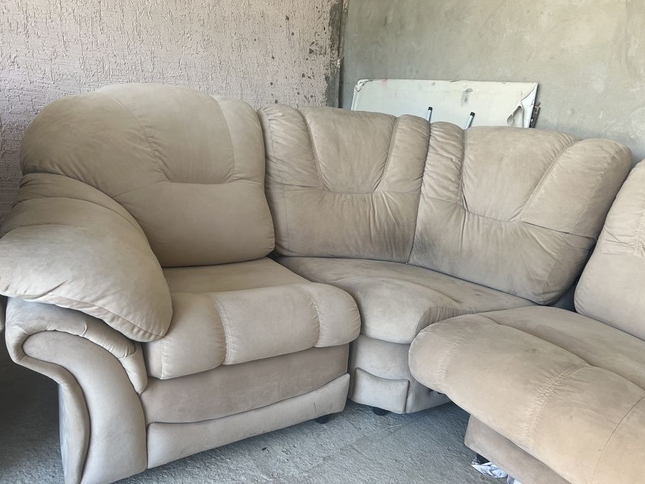 Диван с креслом