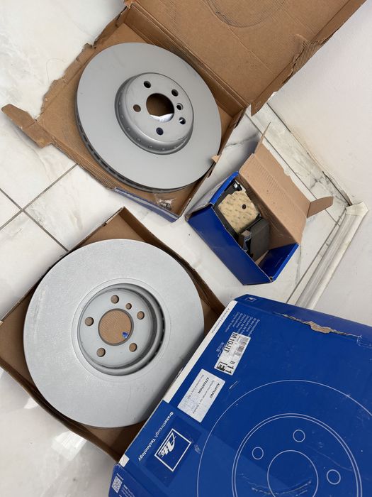 DISCURI SI PLACUTA FATA - ATE - BMW G11/G12