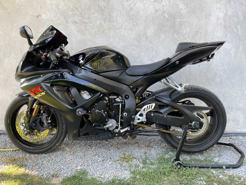 Suzuki GsxR 750 black