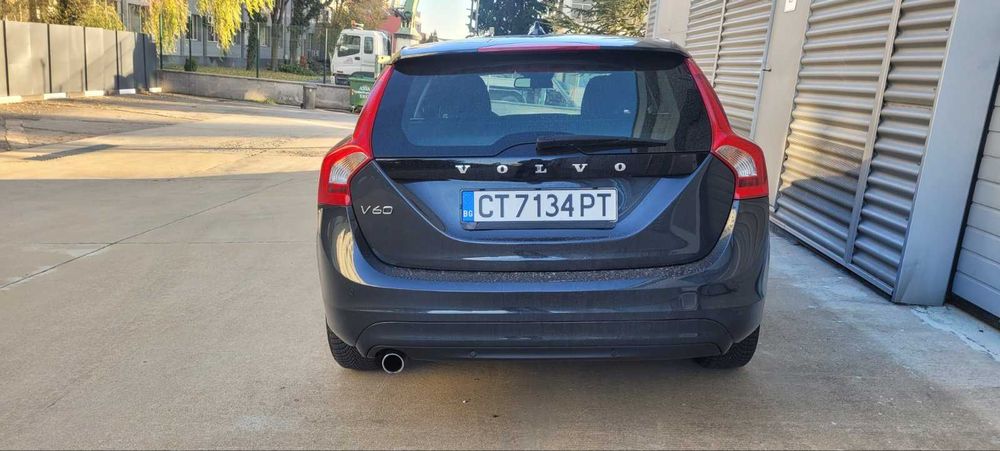 Volvo V60 2.0 гаражна