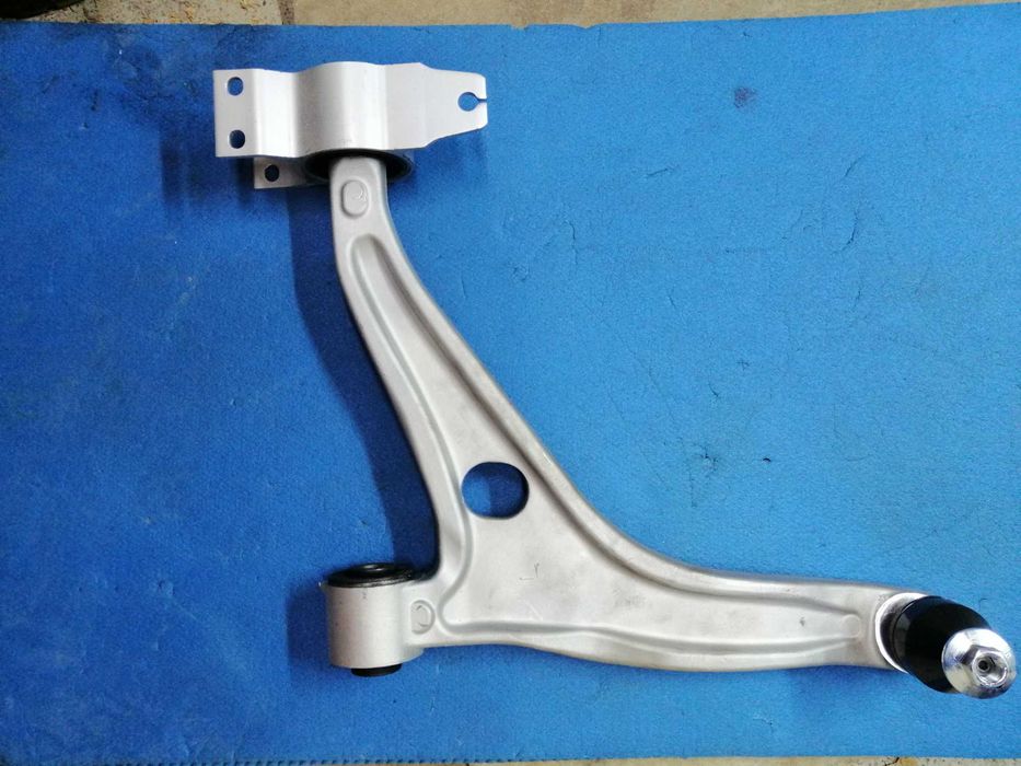 Brat suspensie stg. fata, butuc roata, mufe airbag, furtune Mercedes AW177; B W247