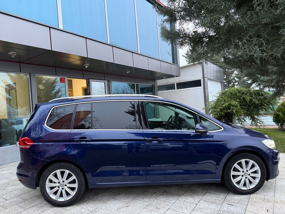 Volkswagen Touran 7 Locuri/DSG/LED/Sc.incalzite/Webasto/RAR Efectuat/Front assist/Camera