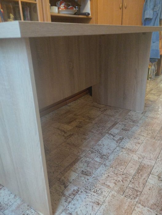 Срочно. Стол универсальный.