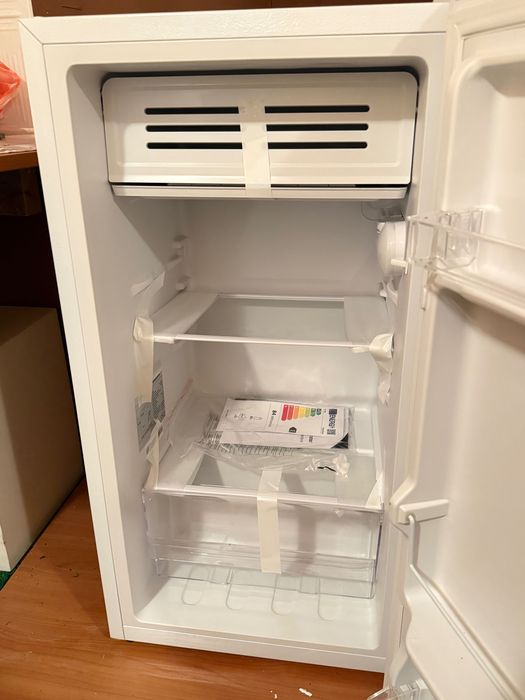 Чисто нов хладилник Crown