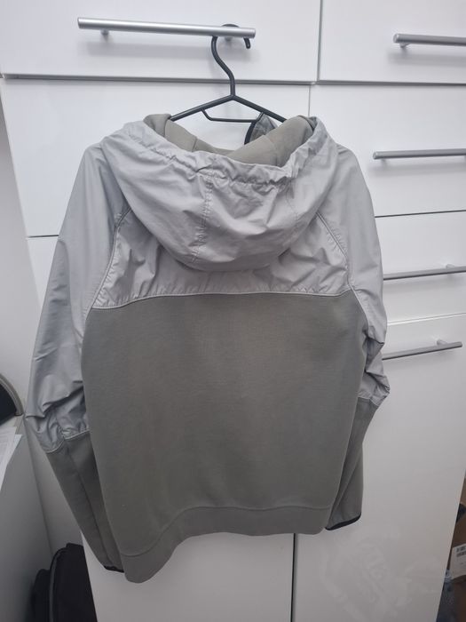 Geacă Nike Tech Fleece originală, stare foarte bună, mărimea L