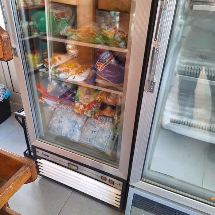 Продавам италиански оригинален  фризер за ниски температури