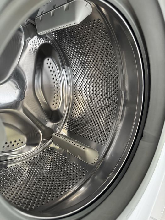 Пералня със сушилня Hotpoint Ariston 8/6кг.
