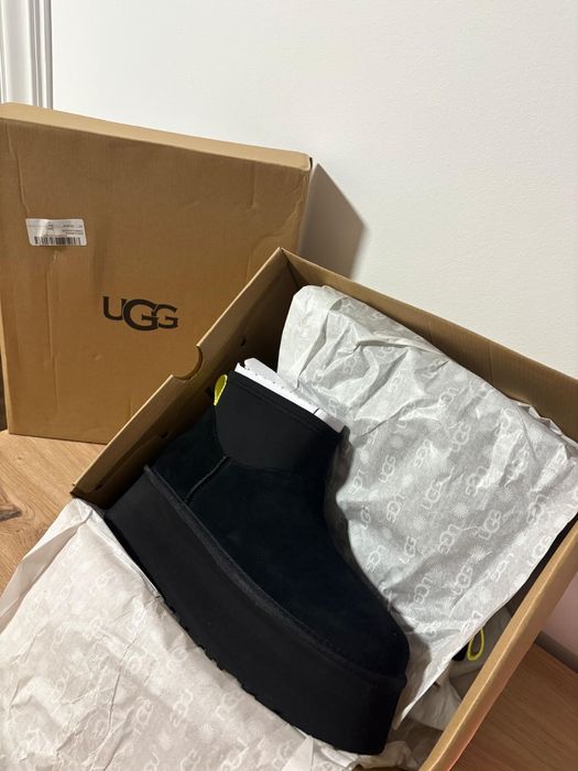 Vand Ugg marimea 39