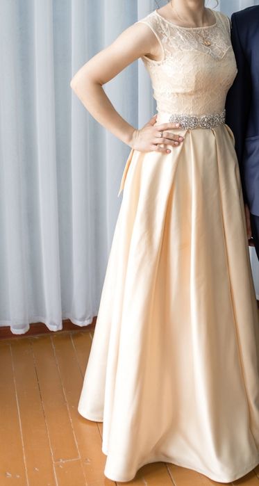 Платье вечернее