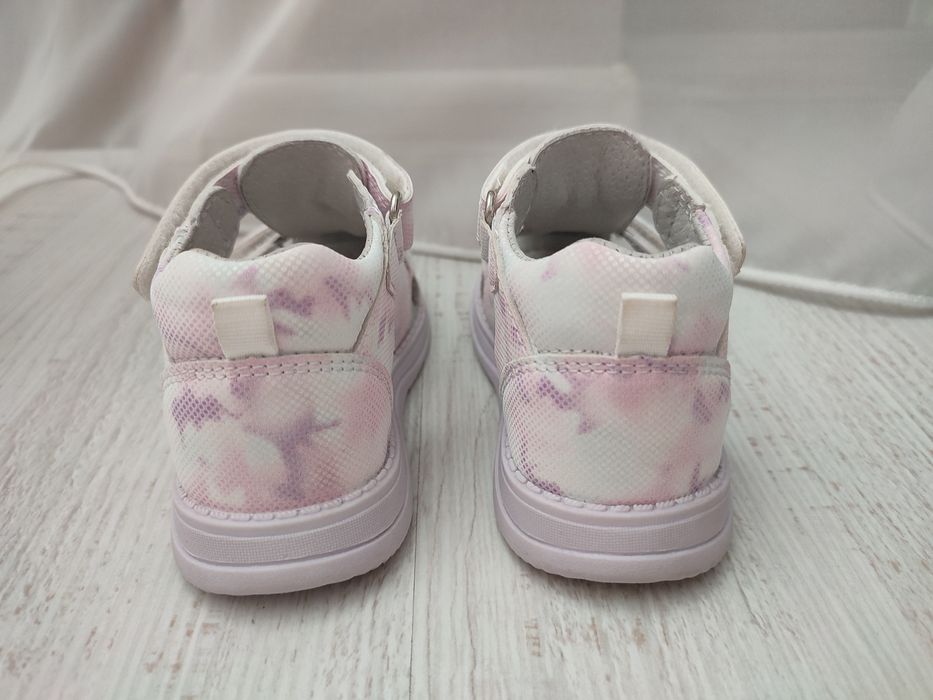 Сандали на девочку