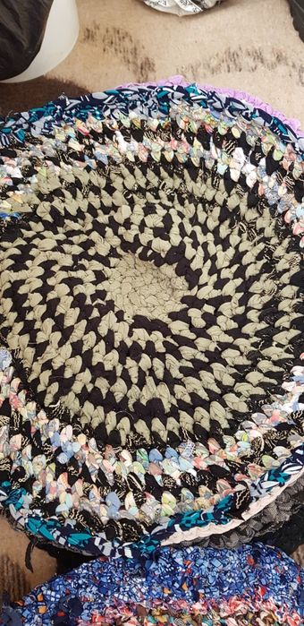 Продам коврики вязаные