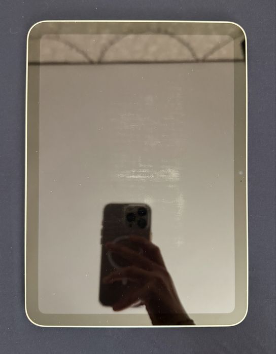 iPad 10th Gen 10.9”, Grey, 256 GB + Husă neagră