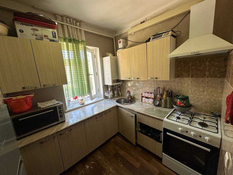 Продаётся 3х комн квартира на 3 этаже Ор-р 7 микрорайон Мегамаркет