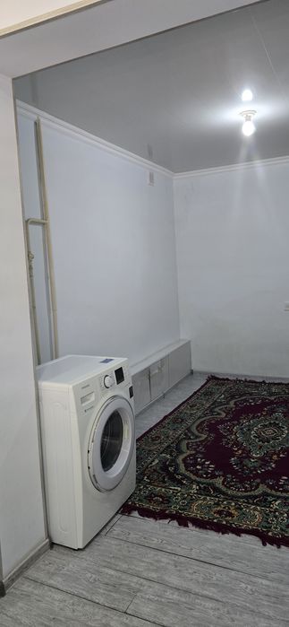 ПРОДАЁТСЯ  2х комнатная  квартира. Второй этаж. Ориентир  Моника