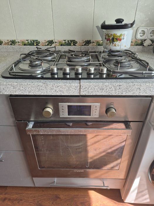 Продам газовую плиту б/у
