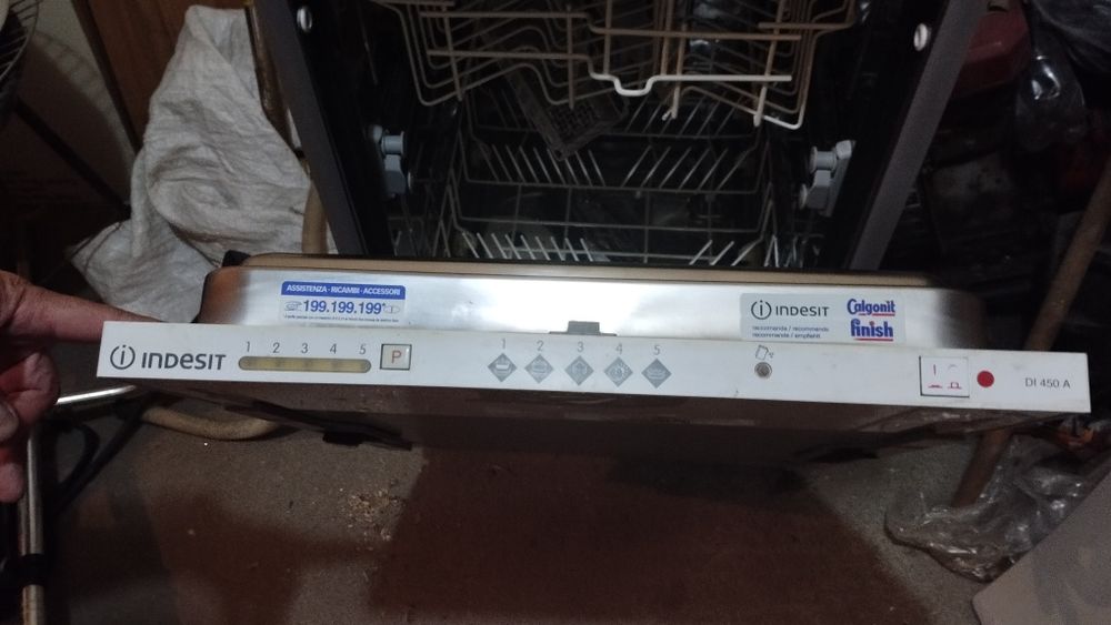Съдомиялна за вграждане indesit