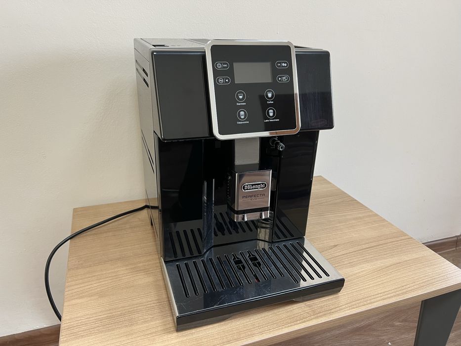 Кофемашина de longhi perfecta eva