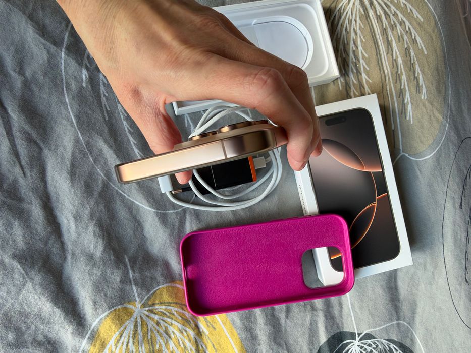 Смартфон Apple iPhone 16 Pro, 256GB, 5G, Desert Titanium