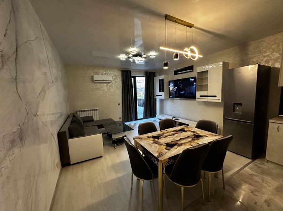 Дава се под наем Двустаен апартамент в София, Красно село - 91 кв.м за 749 € - Снимка #1