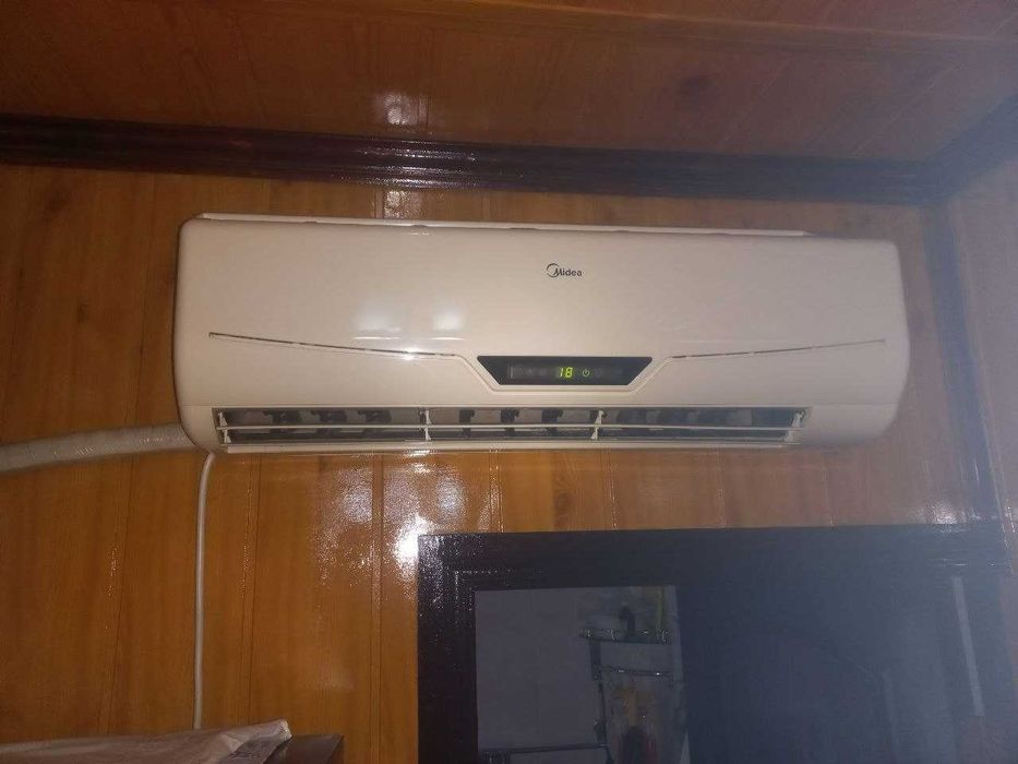 Кондиционер Midea MSR1-12HR  в отличном состоянии
