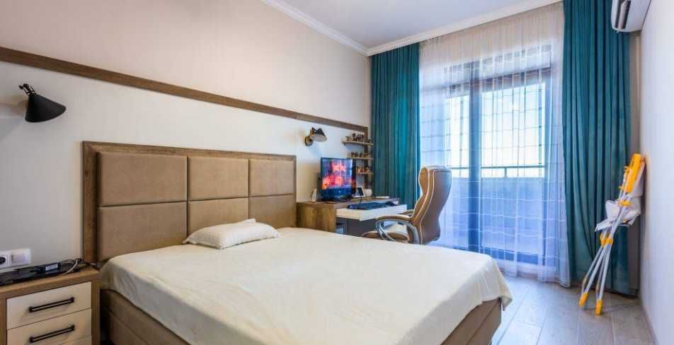 Дава се под наем Тристаен апартамент в Бургас, Зорница - 122 кв.м за 561 € - Снимка #11