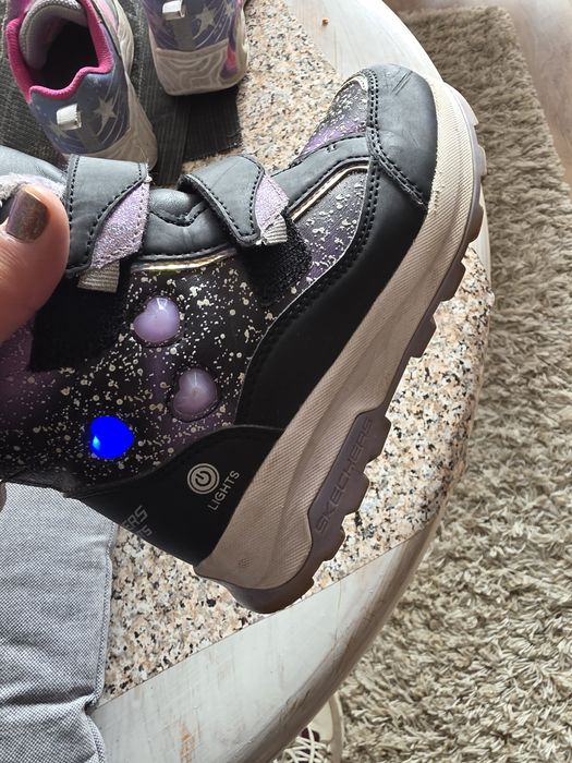 Sketchers  waterproor