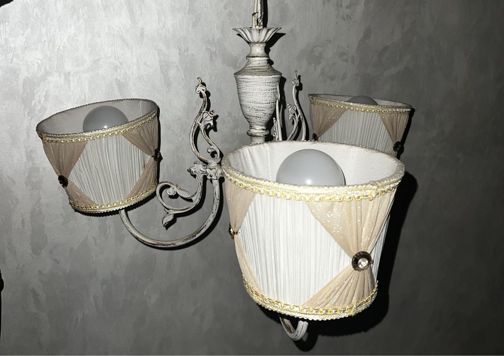 Люстра для дома.