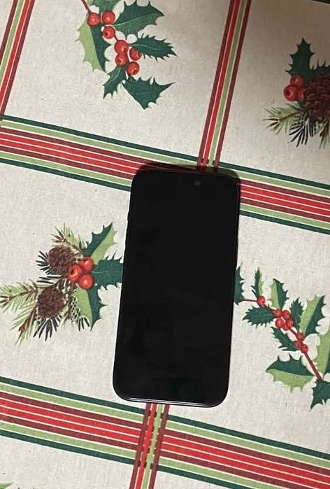 Продавам iphone 15 128 bg