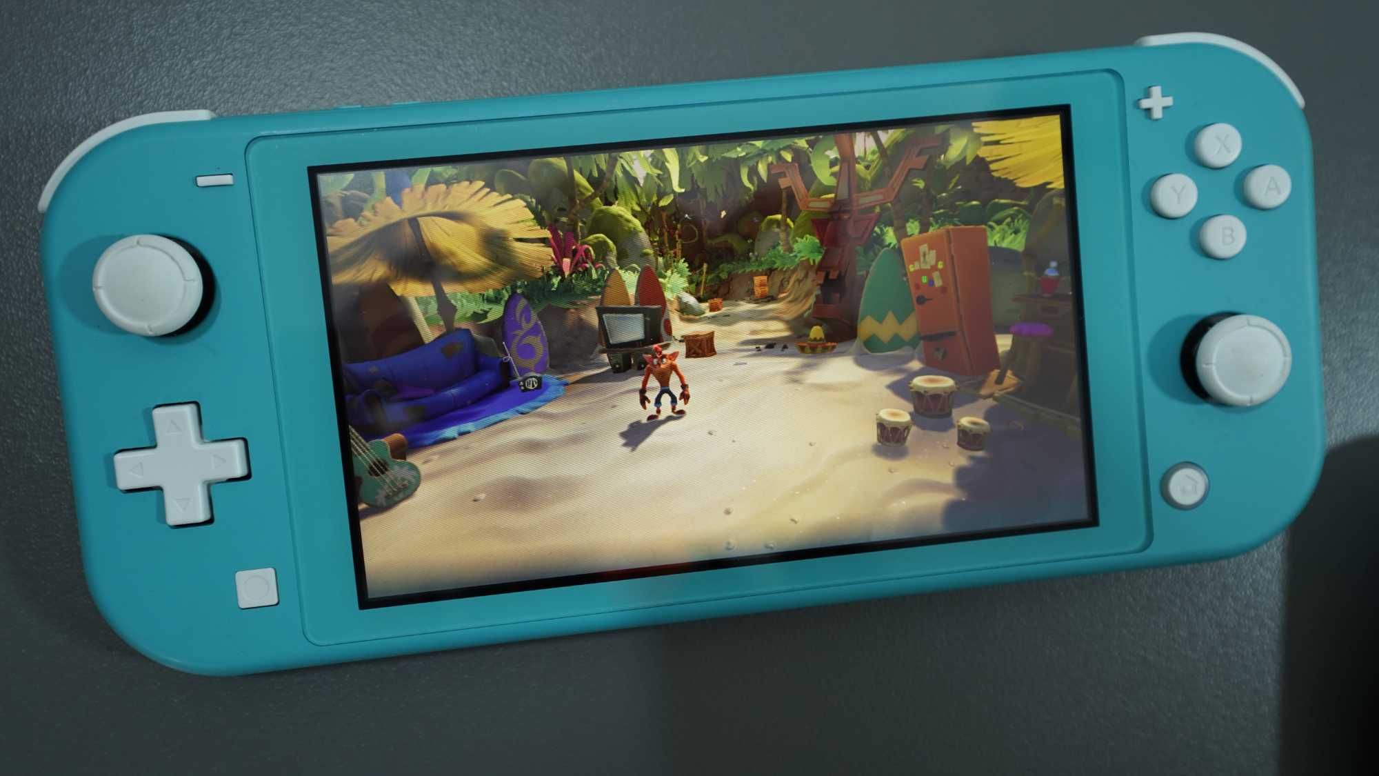 Nintendo Switch Lite - като ново, с чип / мод, 128GB карта и 17 игри гр ...
