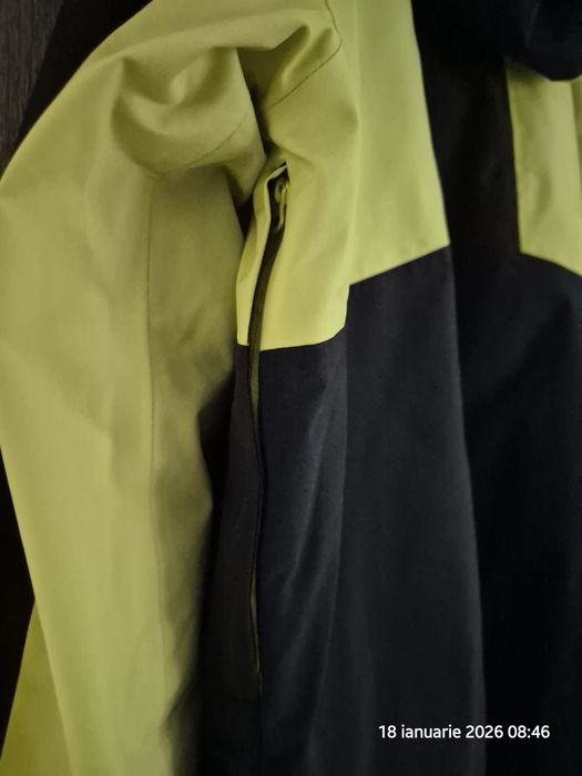 Geaca de iarna noua 4F