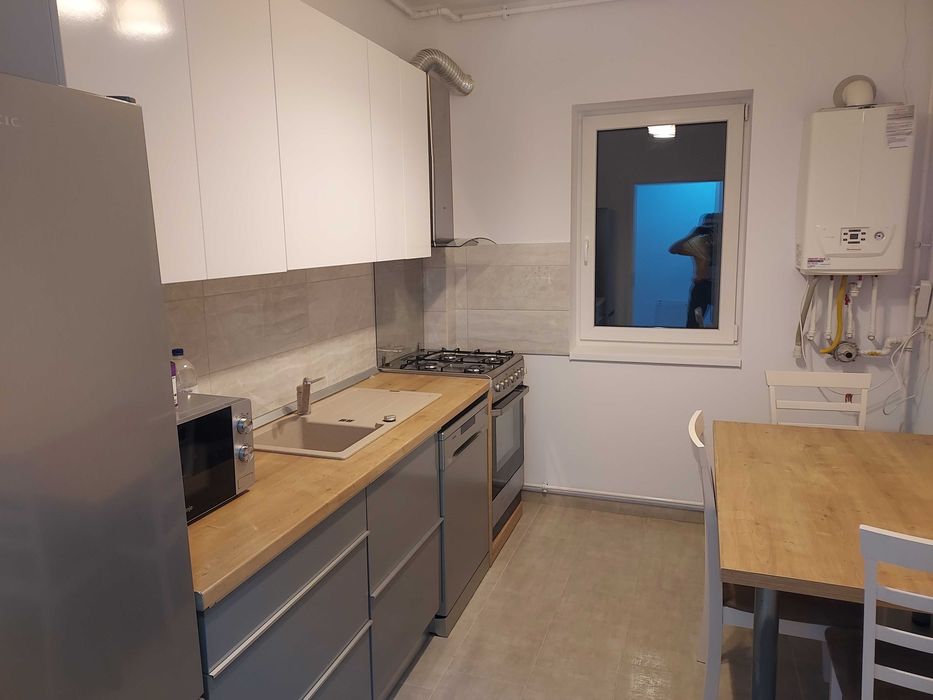 inchiriez apartament 2 camere