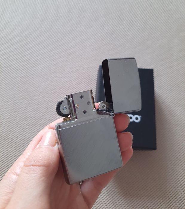 Bricheta Zippo Herringbone Sweep - noua