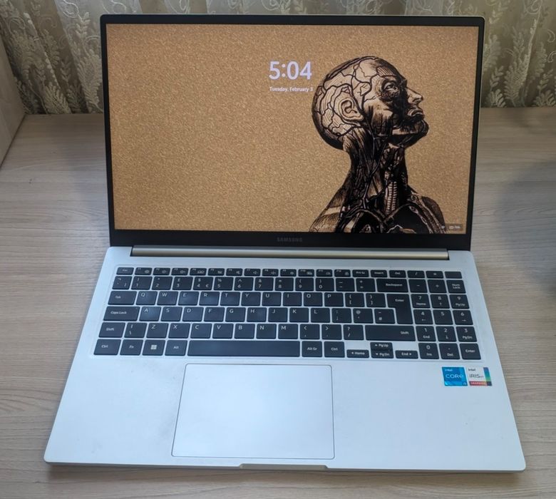 Samsung Book 2 ноутбук сотилади