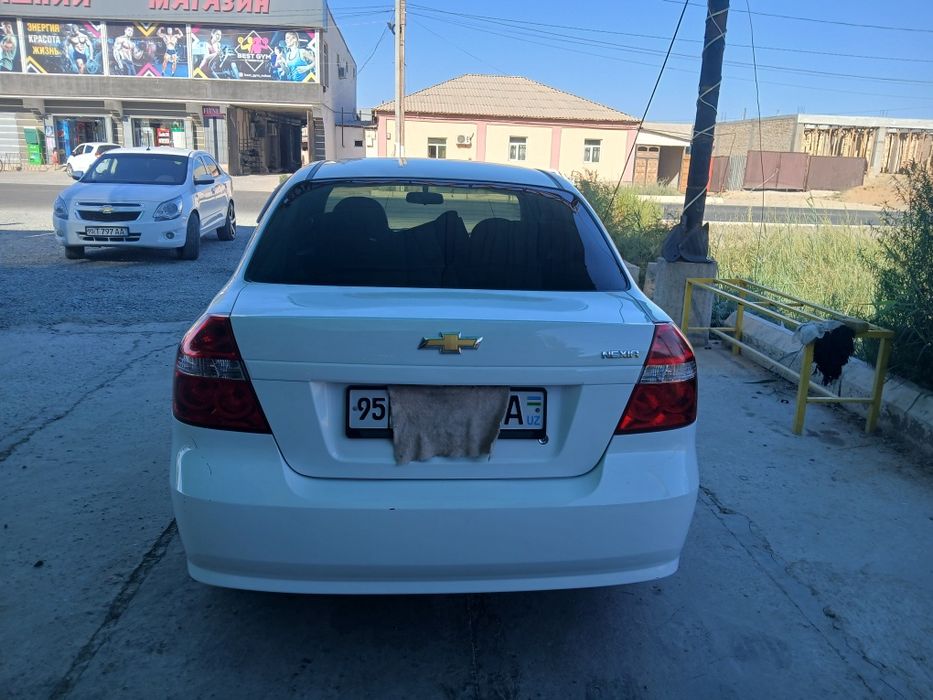 Автомобиль Нексия 3