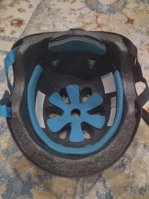 Продам шлем черный