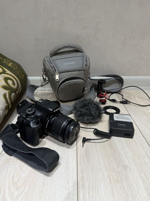 Canon 600D + обьектив + микрофон + сумка
