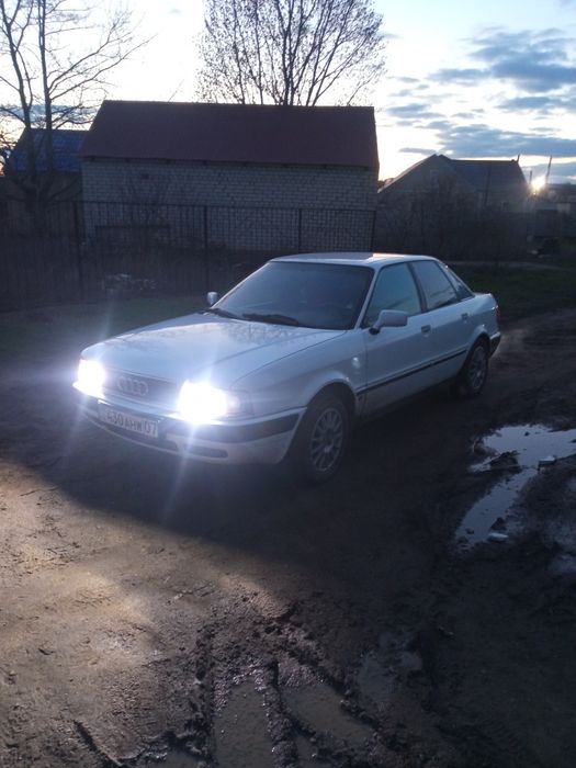 Продам Ауди 80 б4