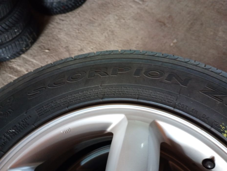 Хюндай оригинални джанти със летни  гуми 235/65/17 7J ET41 5x115 цо67