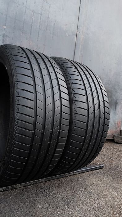 2бр. летни гуми 225/40/18 Bridgestone Turanza T 005
dot23
7mm