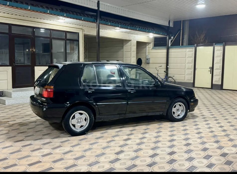 Продаю машину срочнооо срочно