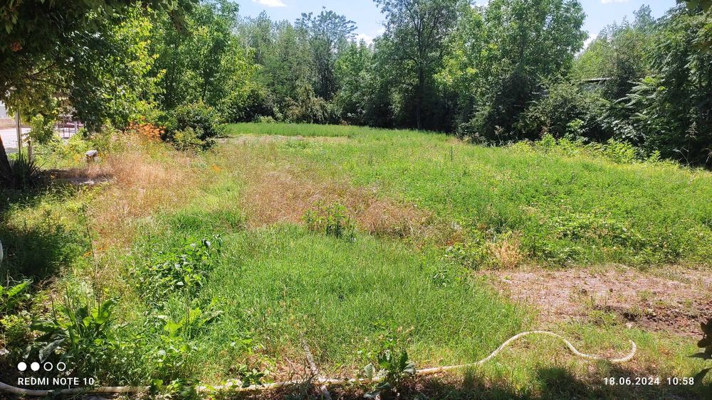 Yer sotiladi zoʻr joyga joylashgan