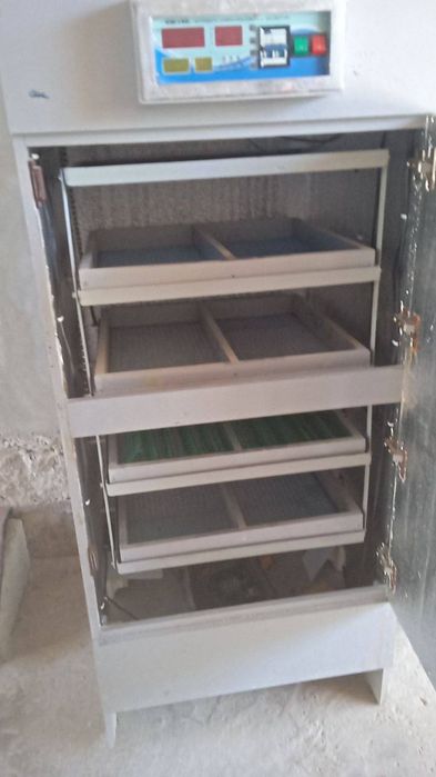 Инкубатор для яиц новый заводской
