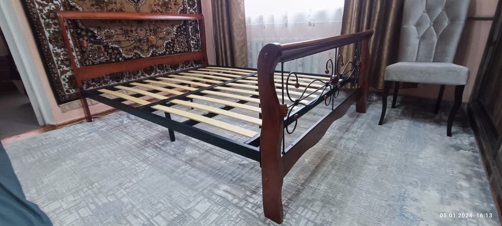 Продам б/у кровать