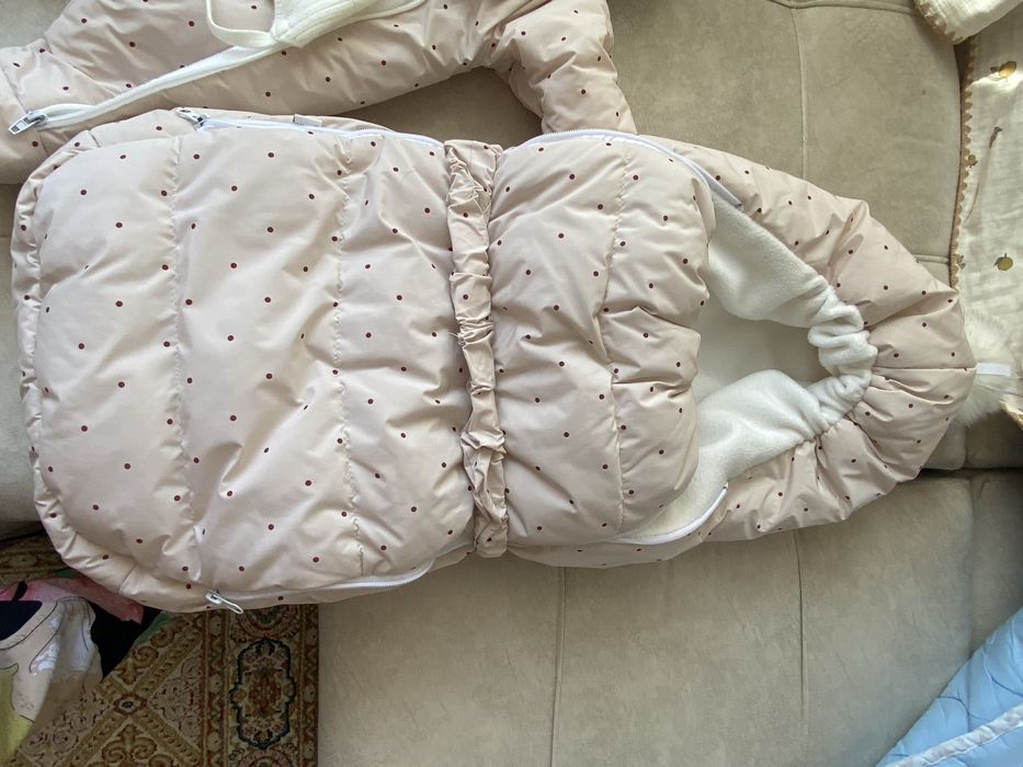 Продам конверт с комбинезоном с шапочкой