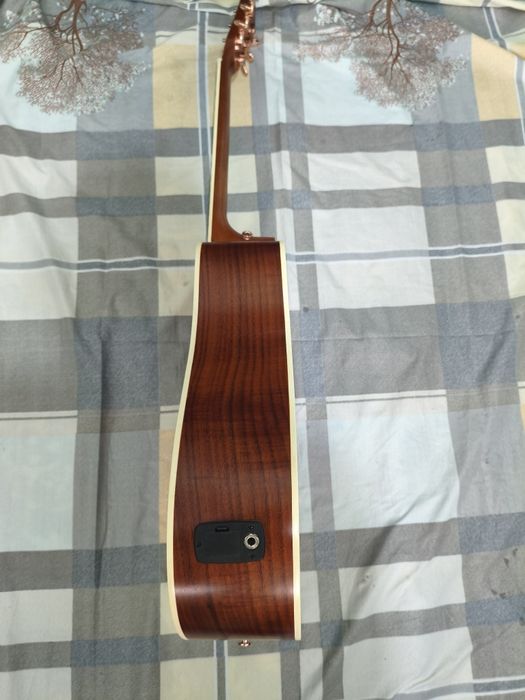 Gatarani erkagi, tinig'i