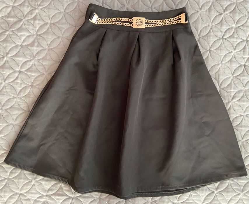 Елегантна пола с висока талия