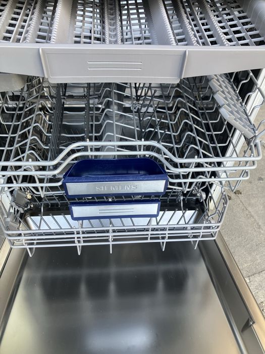 Съдомиялна SIEMENS 60ст за пълно вграждане