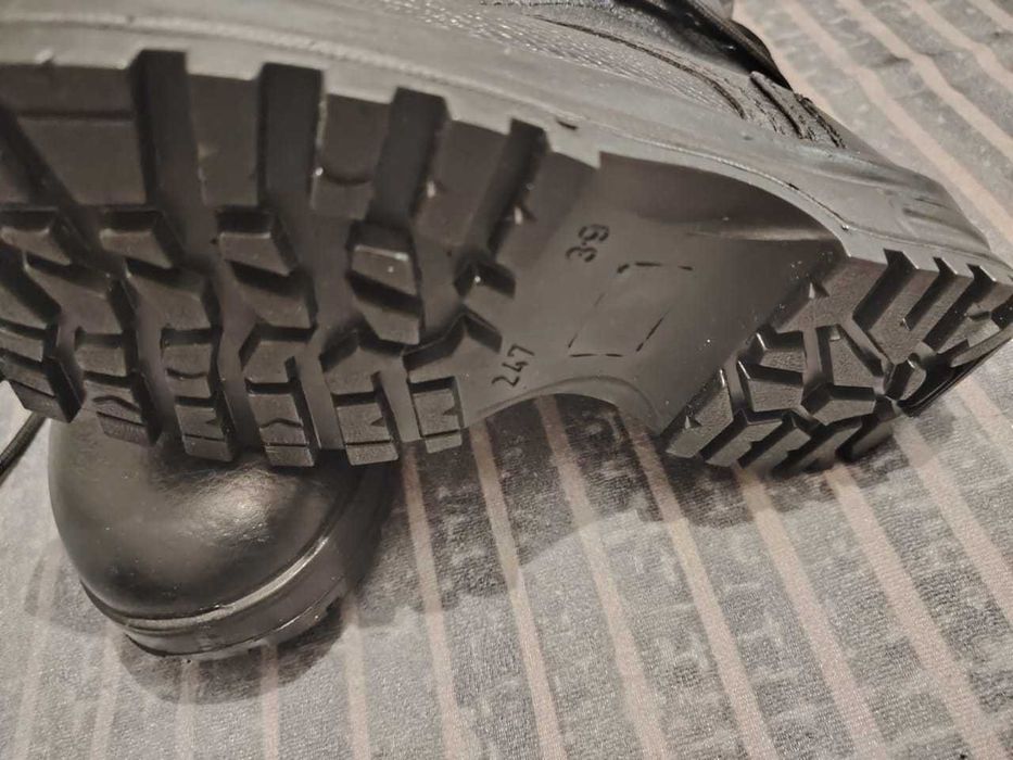 Продам берцы армейские 2пары